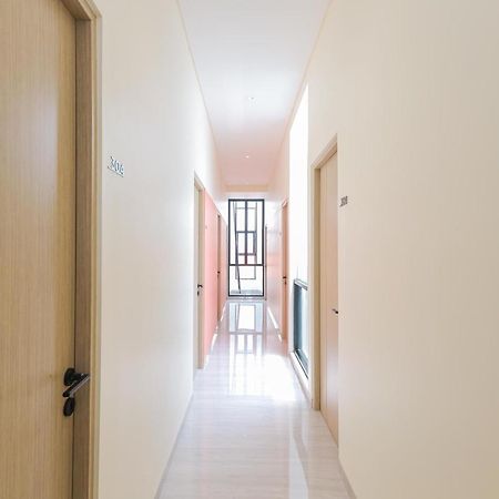 Sans Hotel Clover Ace Surabaya By Reddoorz Exterior photo